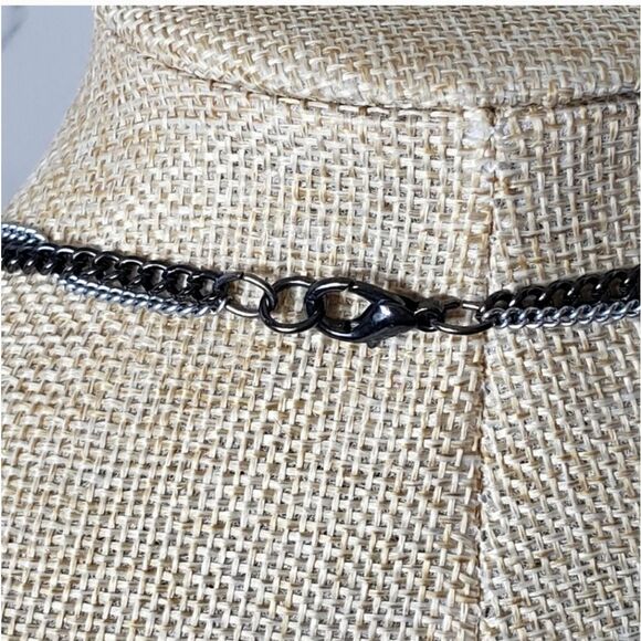 MIXED METALS Layered Costume Jewelry Necklace - Picture 5 of 7